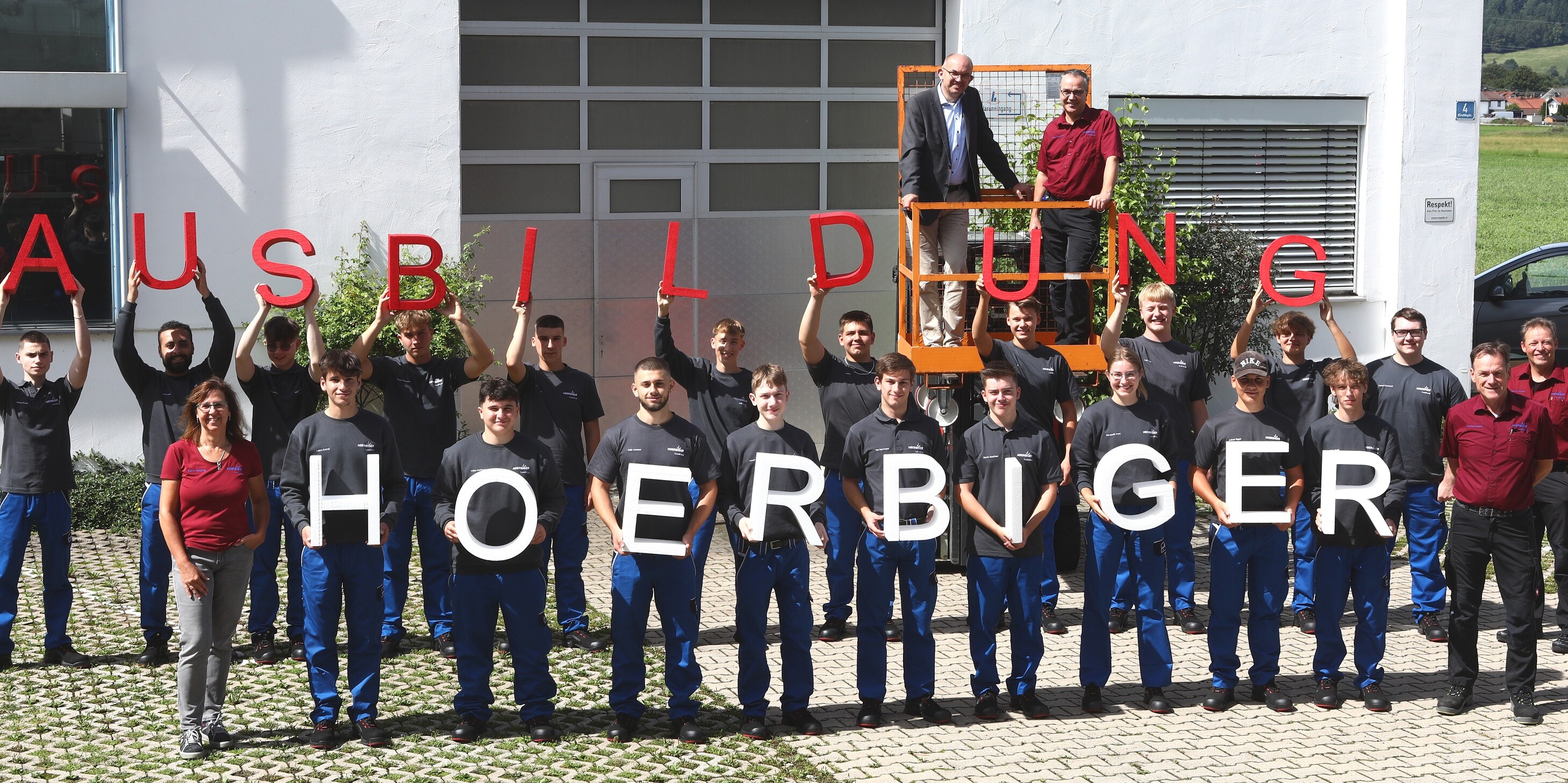 20 neue Azubis starten ins Berufsleben 20 neue Azubis starten ins Berufsleben