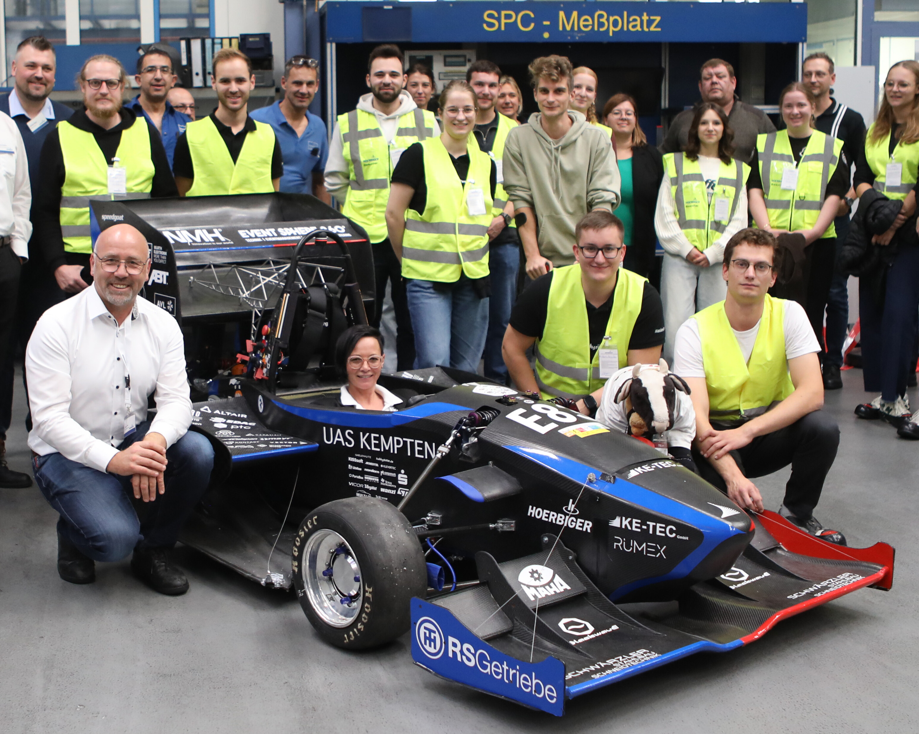 HOERBIGER fördert technischen Nachwuchs: Infinity Racing Team der Hochschule Kempten zu Gast in Schongau