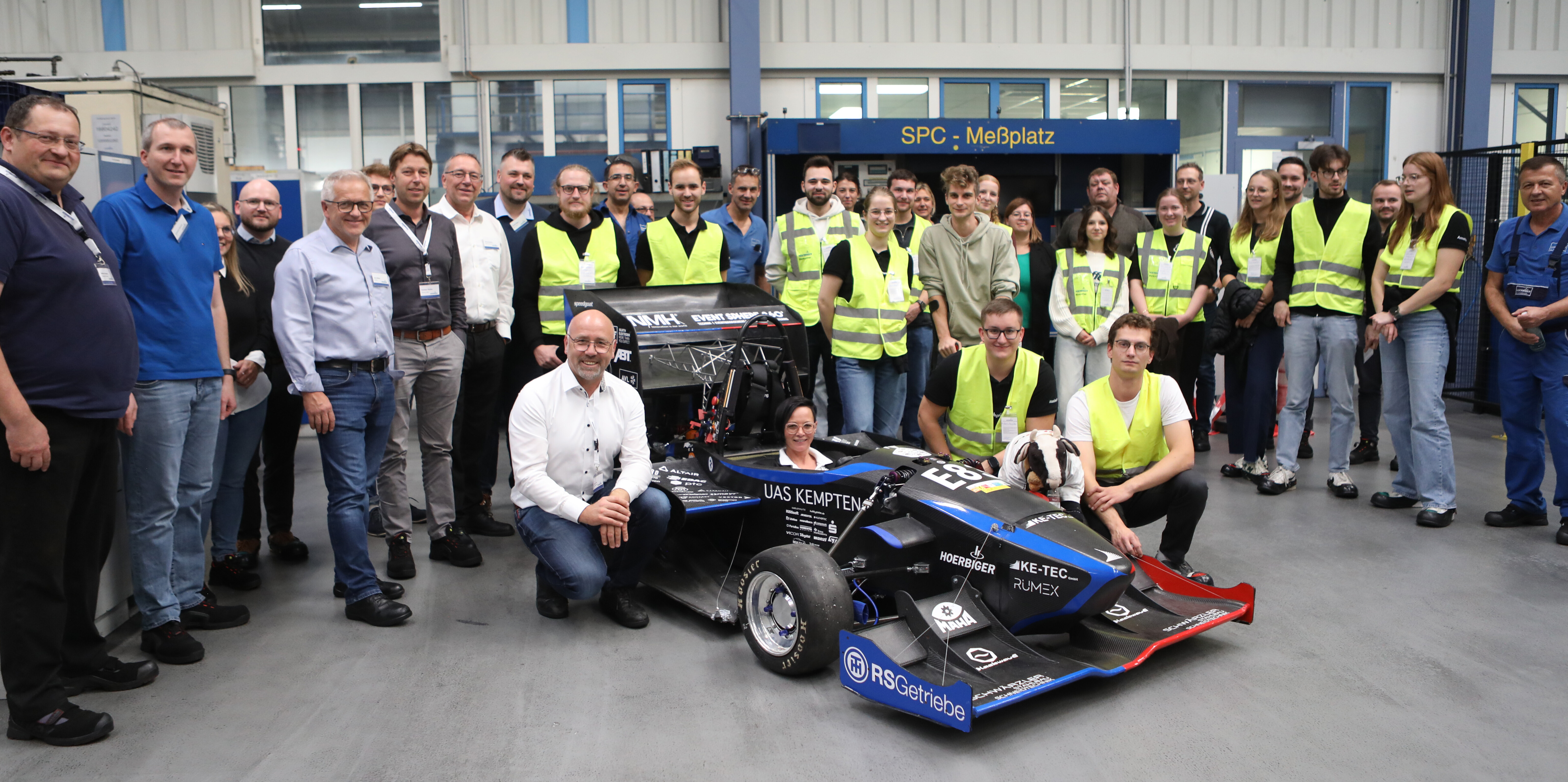 HOERBIGER fördert technischen Nachwuchs: Infinity Racing Team der Hochschule Kempten zu Gast in Schongau